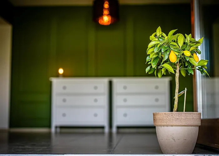 Yst Family Center & Restaurant Vendégház *