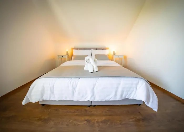 Yst Family Center & Restaurant Nagysenkőc